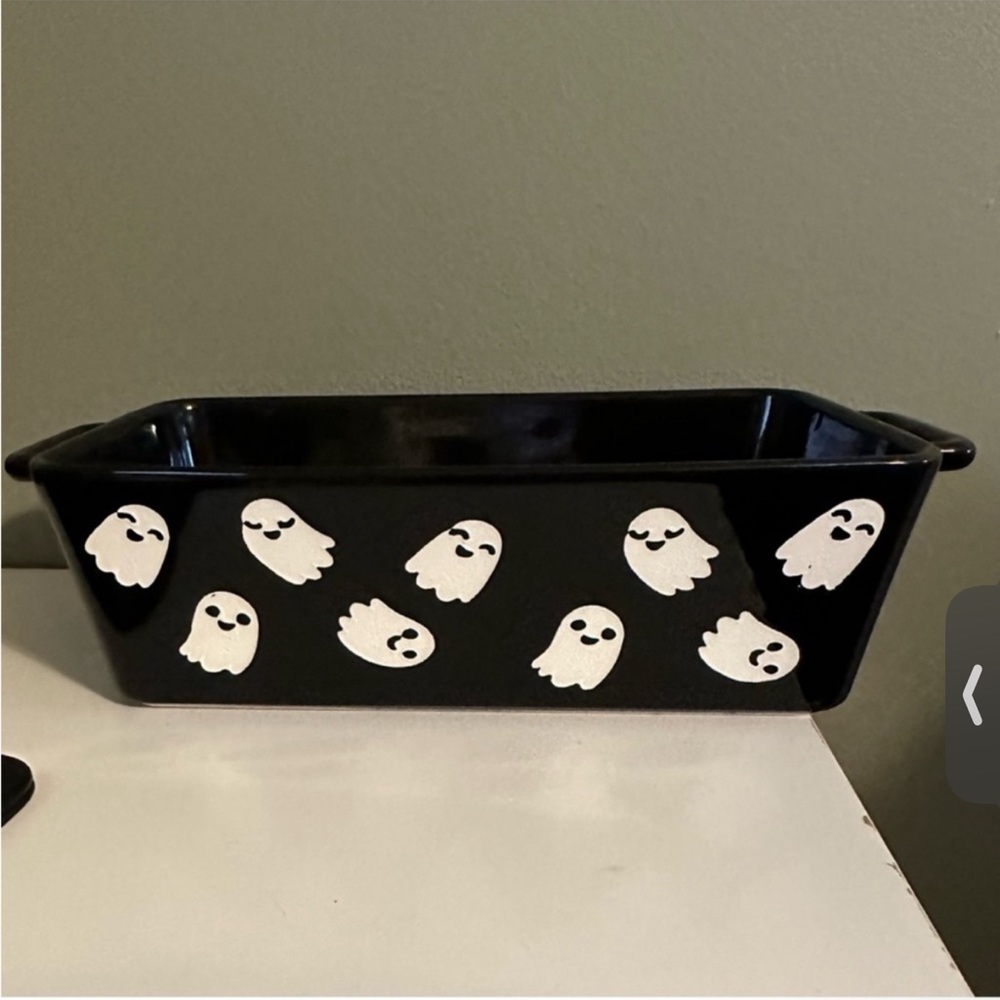 Ghost‎ baking pan
